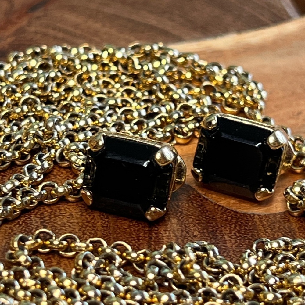 Matching 45 inch gold chain necklace with black onyx clip on earrings. - Picture 6 of 10